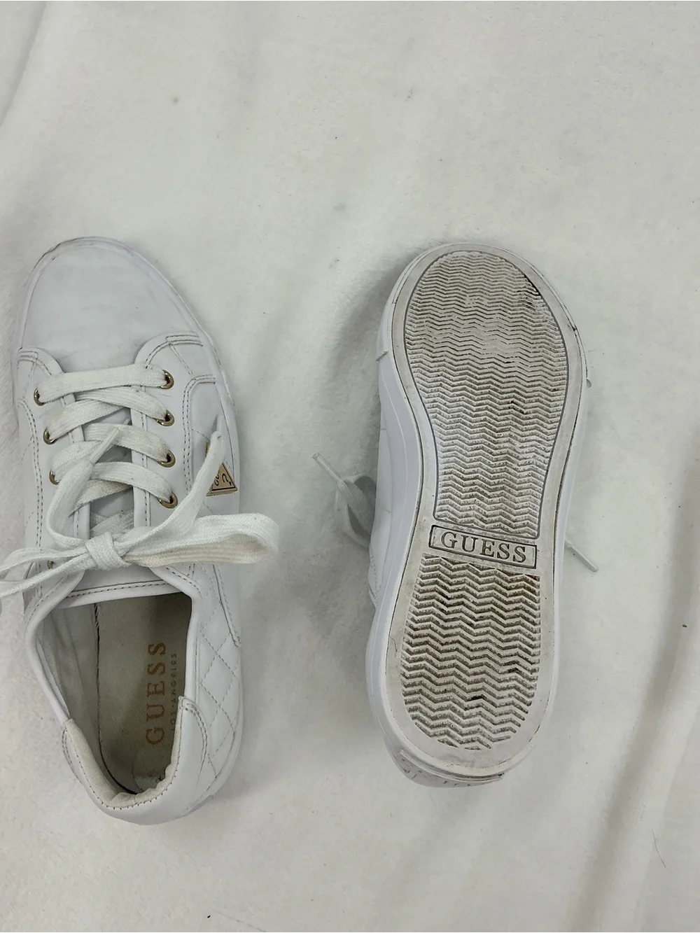 Guess White Quilted Sneakers with Gold Accents b56